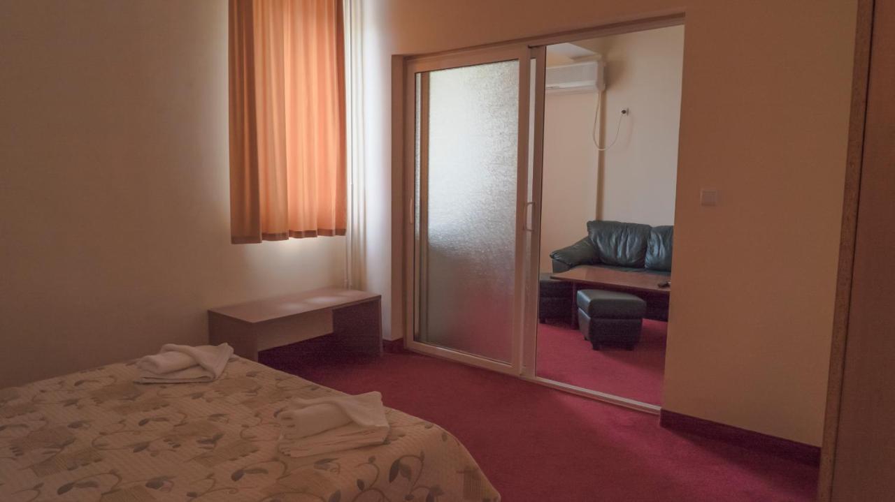 Park Hotel Persey Varna Extérieur photo