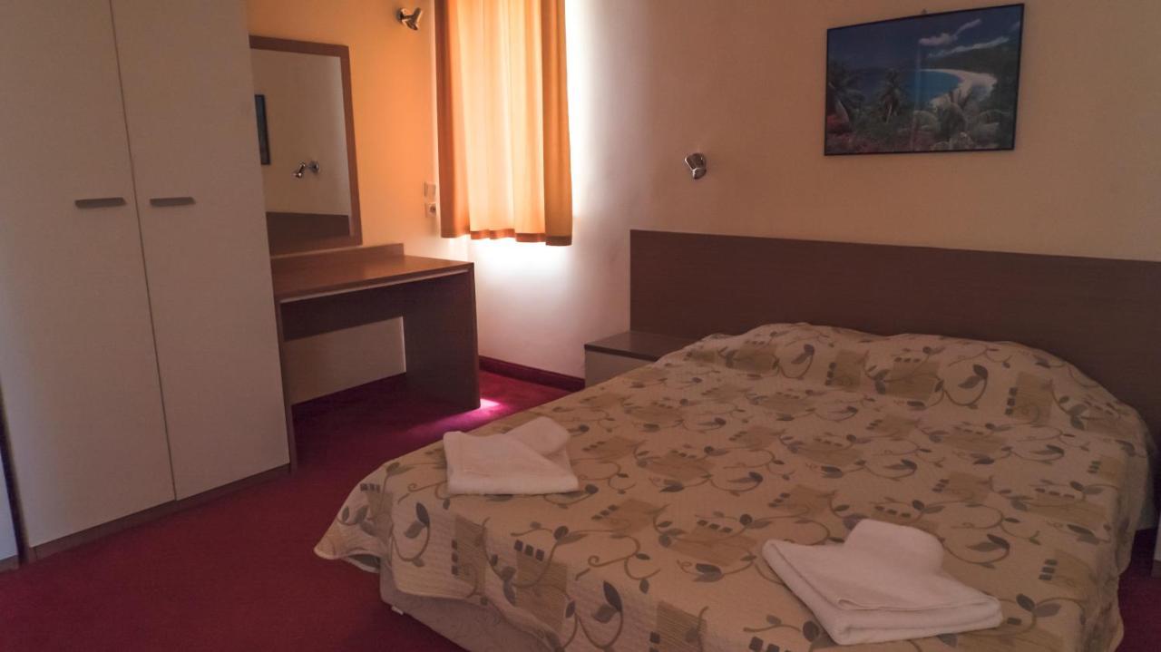 Park Hotel Persey Varna Extérieur photo