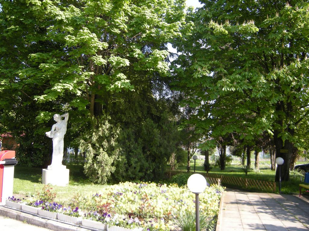 Park Hotel Persey Varna Extérieur photo